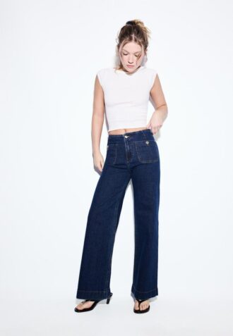 D77 Minimalistiska jeans med fickor