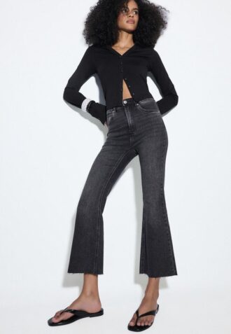 D78 Korta Flared jeans