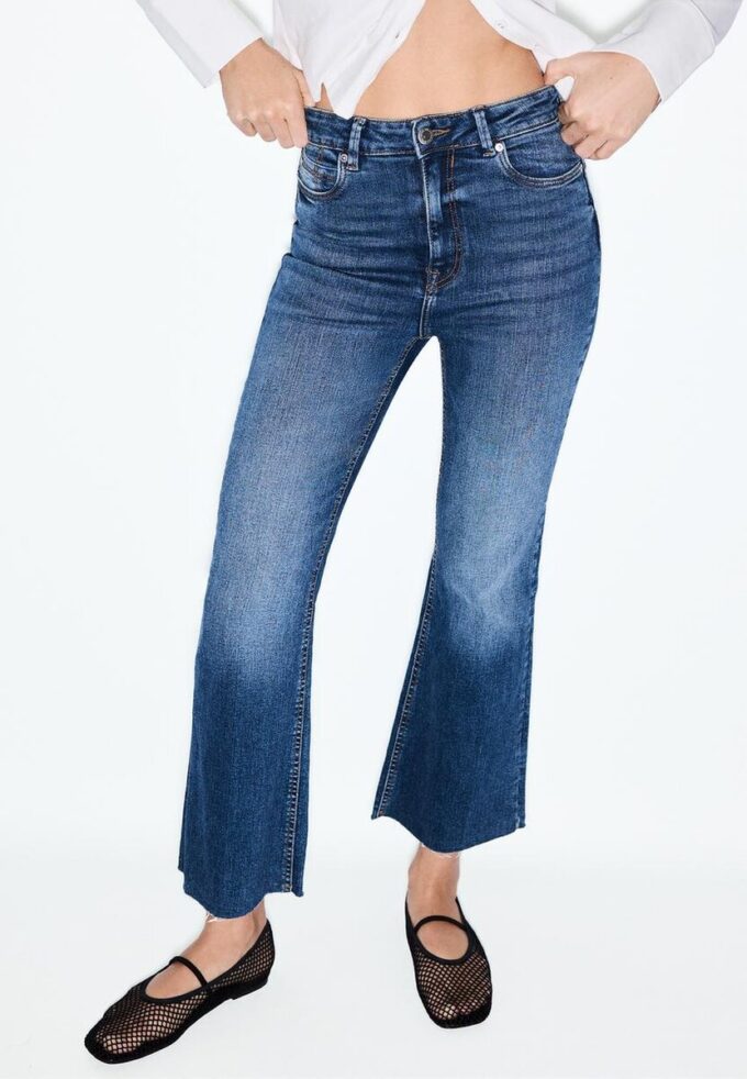 D78 Korta Flared jeans