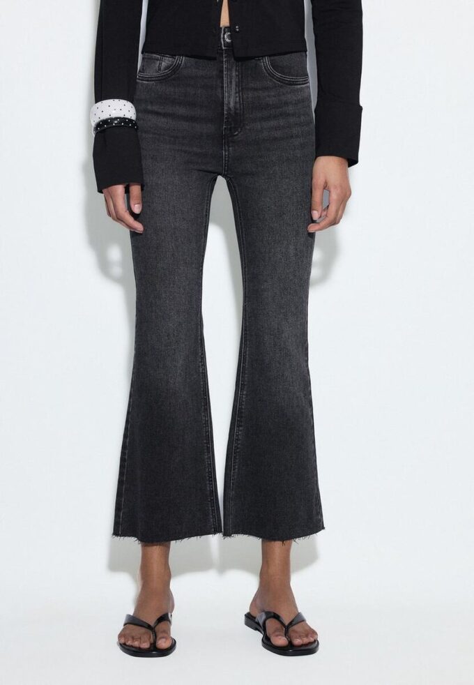D78 Korta Flared jeans