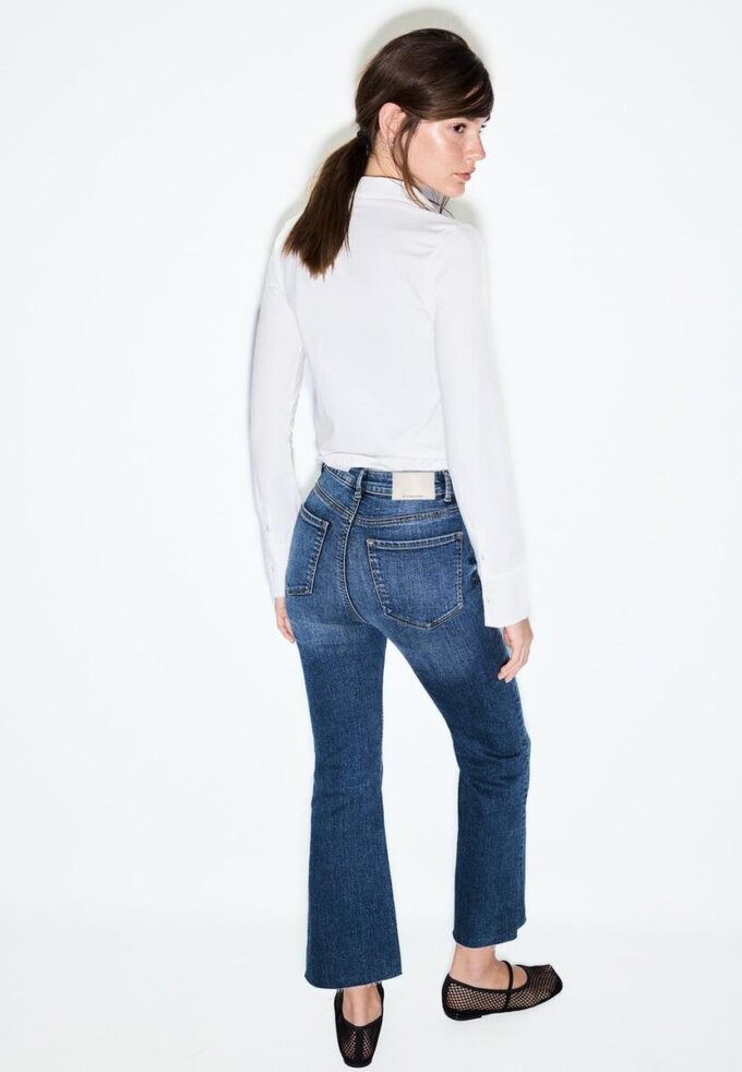 D78 Korta Flared jeans