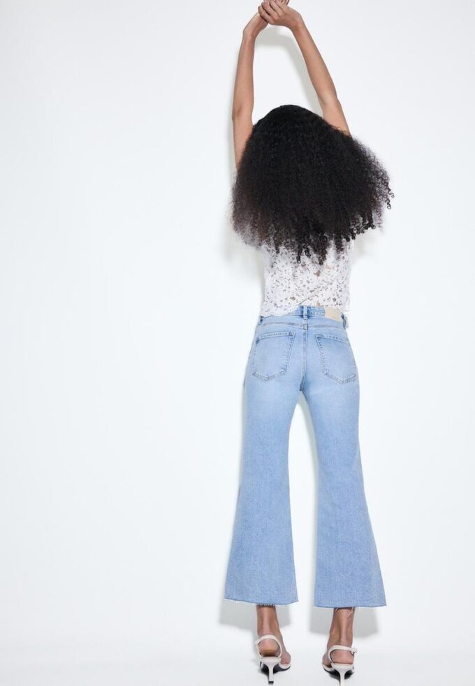 D78 Korta Flared jeans