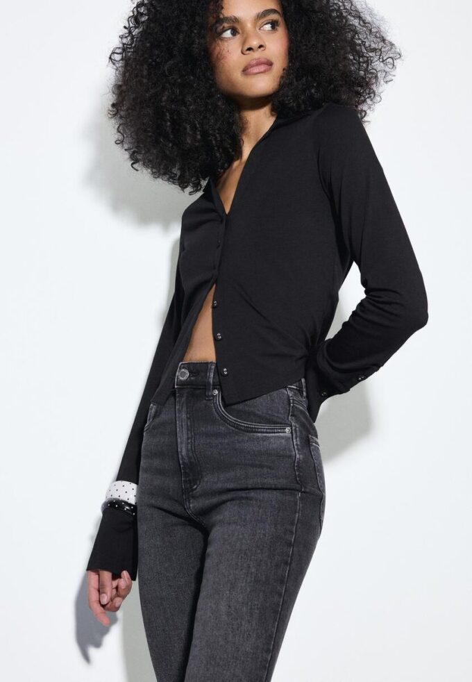 D78 Korta Flared jeans