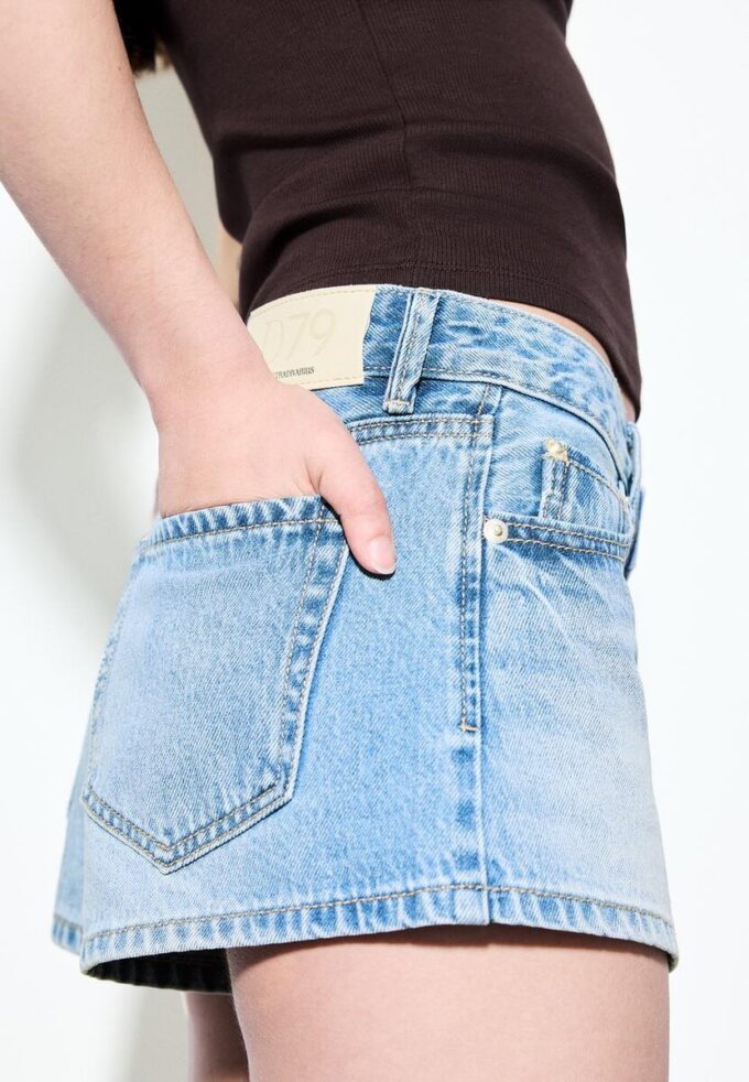 D79 Shorts med låg midja D79 Shorts med låg midja