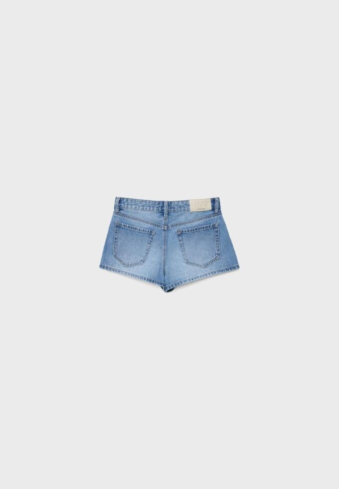 D79 Shorts med låg midja D79 Shorts med låg midja