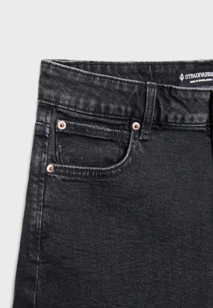 D85 Slim Mom Fit Shorts D85 Slim Mom Fit Shorts