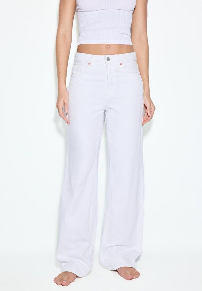 D92 Raka jeans med vida ben D92 Raka jeans med vida ben