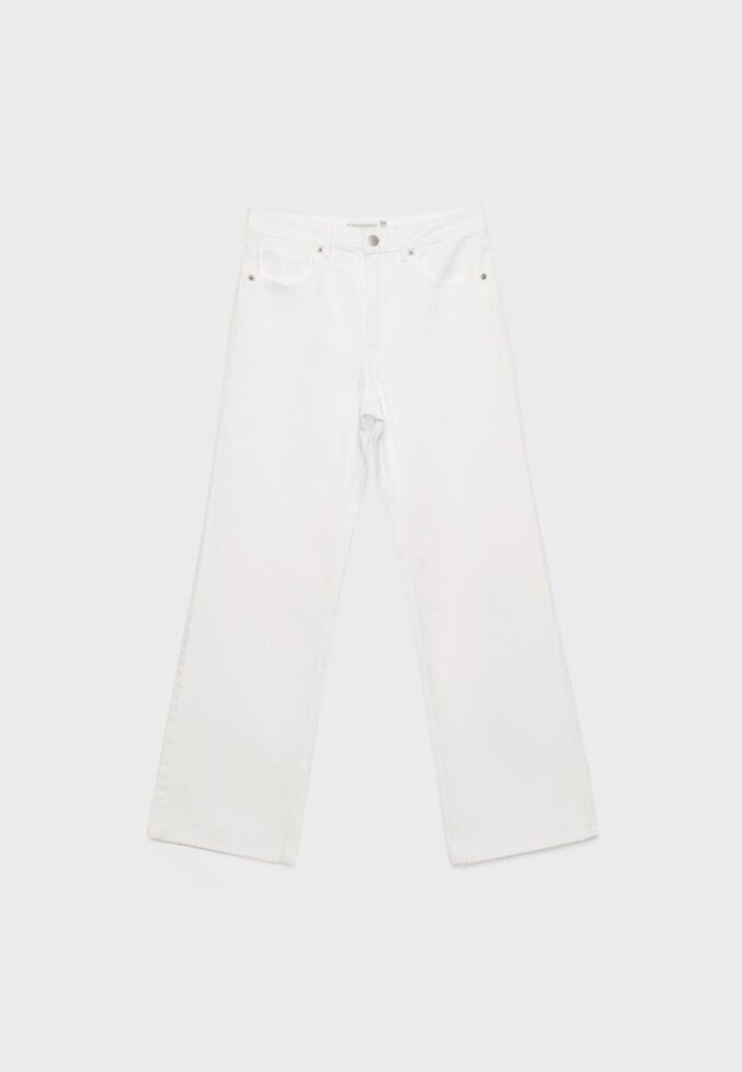 D92 Raka jeans med vida ben D92 Raka jeans med vida ben