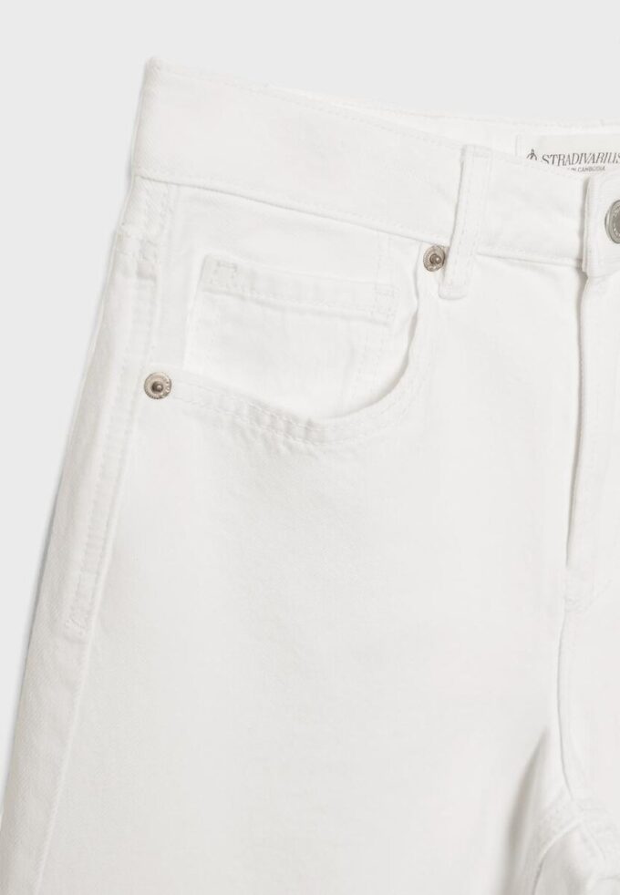 D92 Raka jeans med vida ben D92 Raka jeans med vida ben
