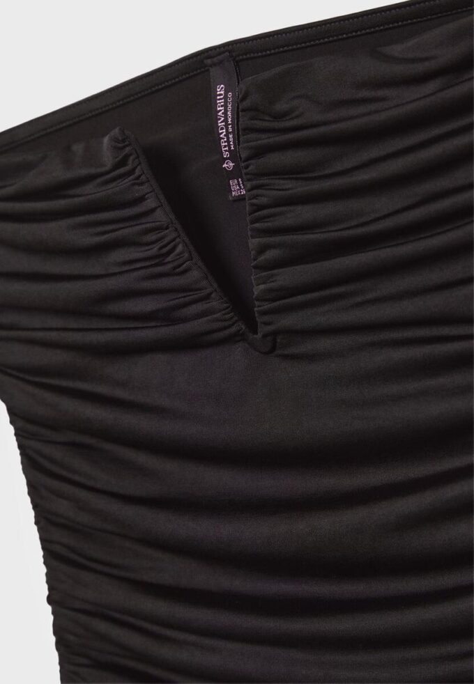 Draperad bandeau-top med V-ringning