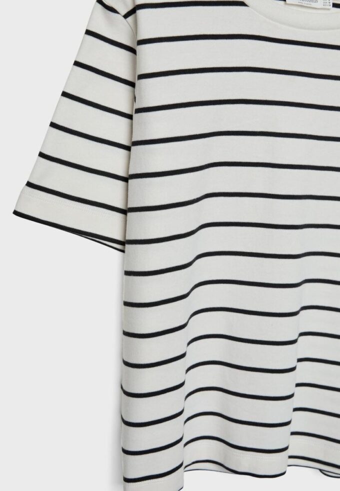 Enkel, tjock, randig Basplagg-T-shirt med normal passform