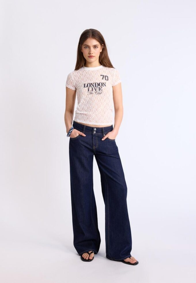 Figursydd T-shirt med spets och grafiskt mönster