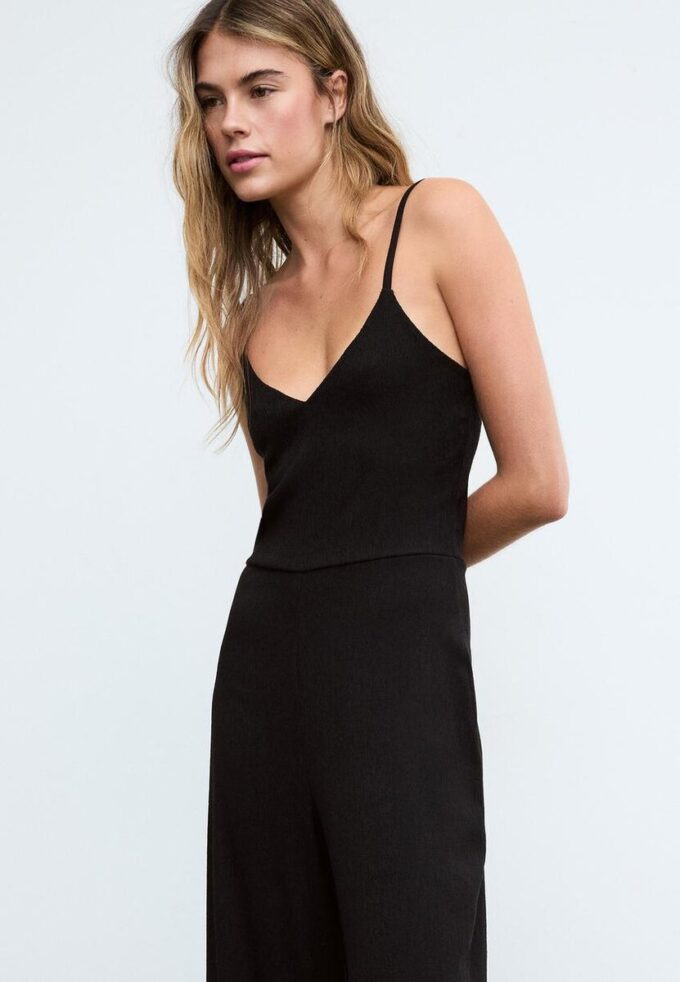 Flödande jumpsuit med spaghettiband