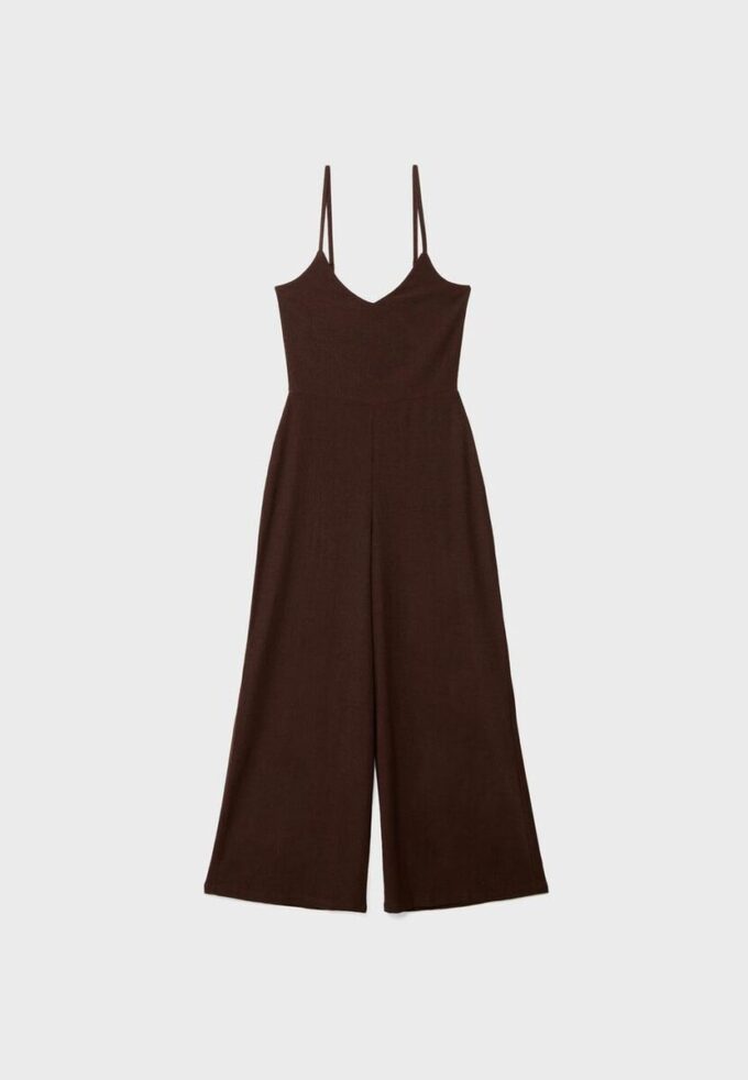 Flödande jumpsuit med spaghettiband