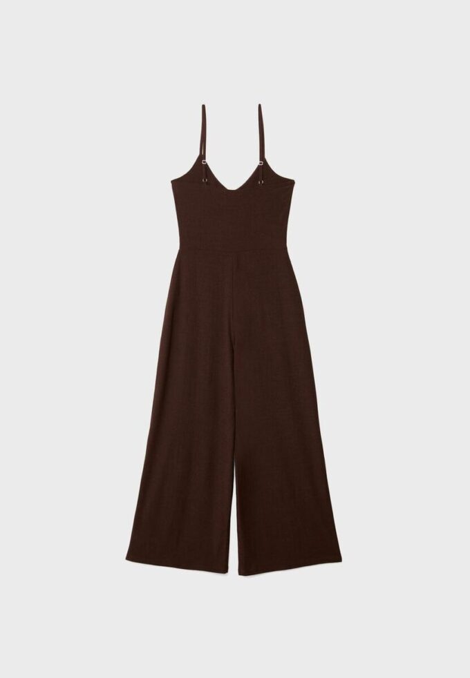 Flödande jumpsuit med spaghettiband
