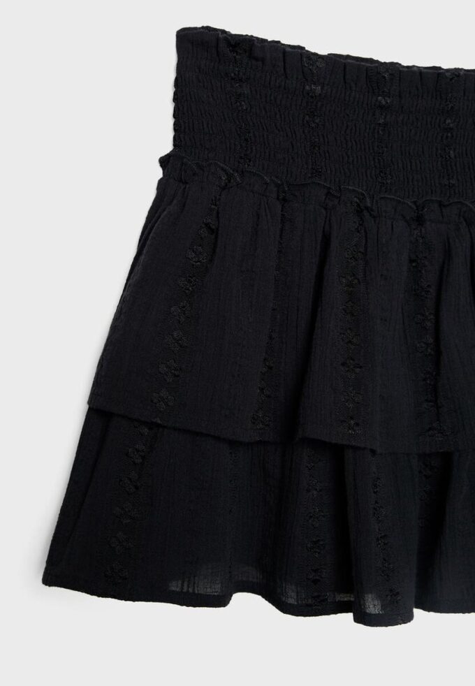 Flödande skort med volanger Flödande skort med volanger