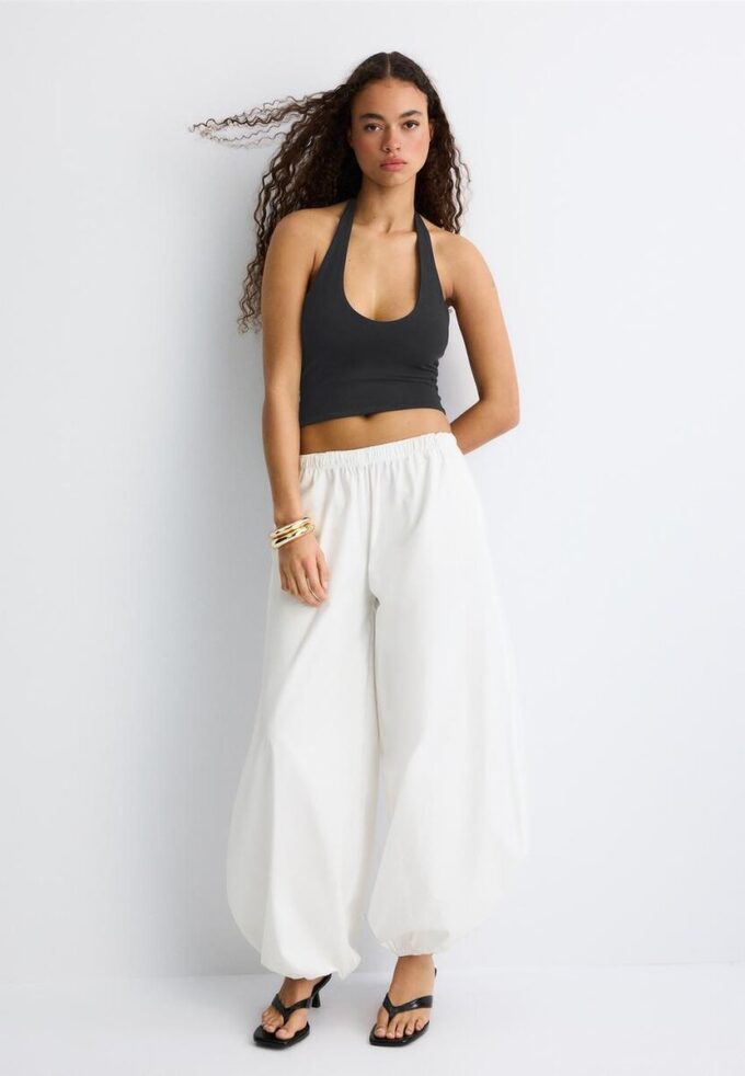 Halter-crop-top-Toppar