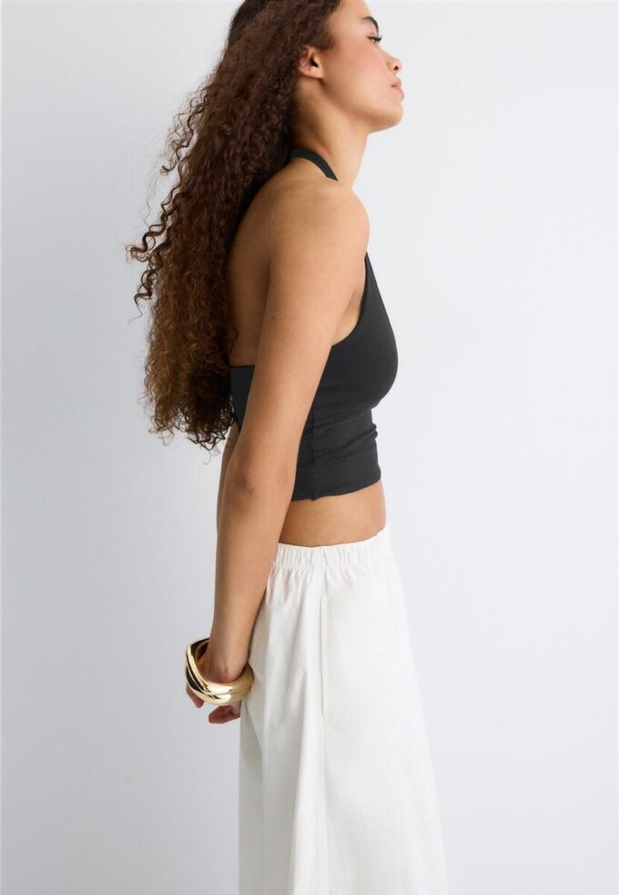 Halter-crop-top-Toppar