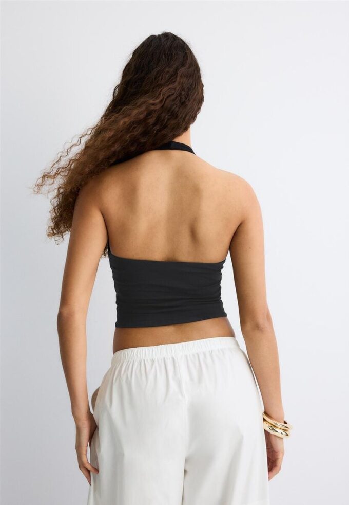 Halter-crop-top-Toppar