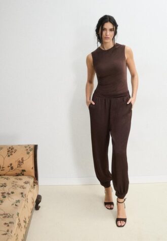 Halter-jumpsuit i satin
