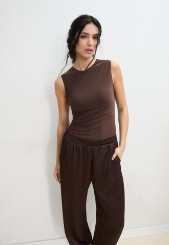 Halter-jumpsuit i satin