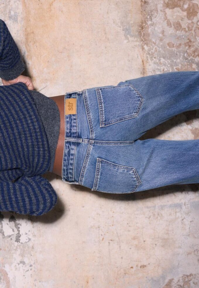 Jeans med låg midja och raka ben