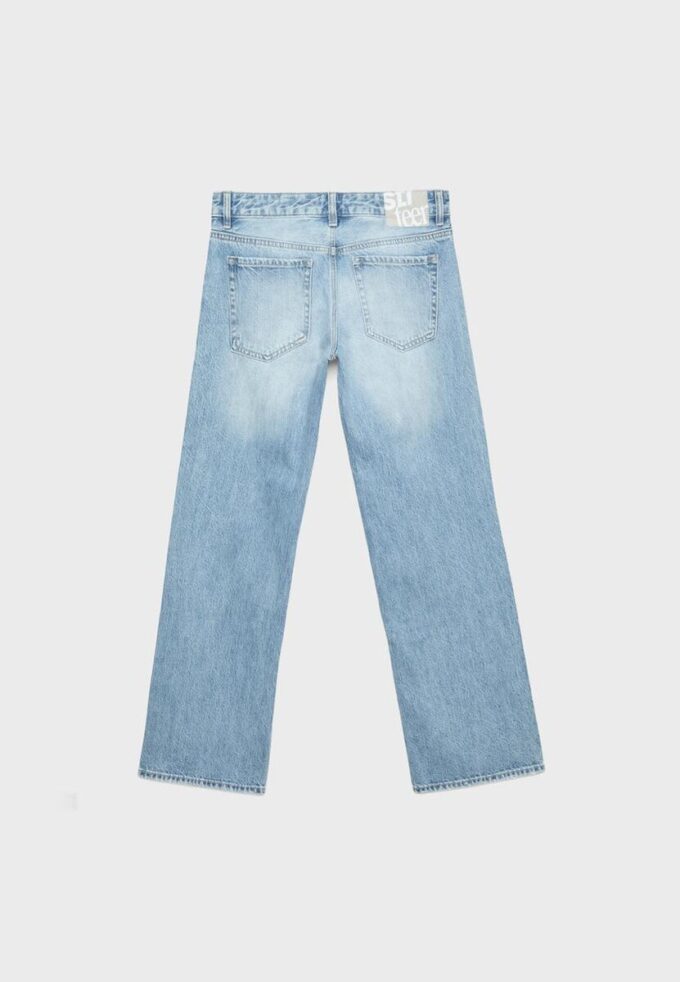 Jeans med låg midja och raka ben Jeans med låg midja och raka ben