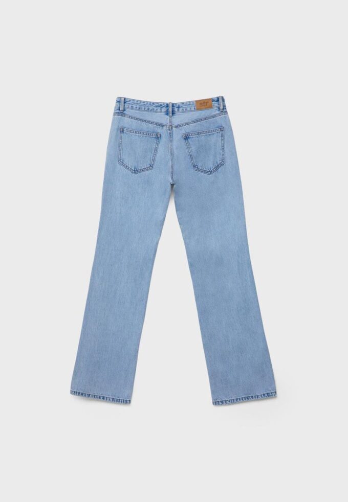 Jeans med låg midja och raka ben Jeans med låg midja och raka ben