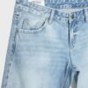 Jeans med låg midja och raka ben Jeans med låg midja och raka ben