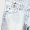 Jeans med låg midja och raka ben samt hammarsöm i midjan Jeans med låg midja och raka ben samt hammarsöm i midjan