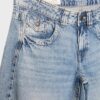 Jeans med låg midja och rörformade ben Jeans med låg midja och rörformade ben