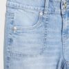 Jeans med låg midja och sömfickor