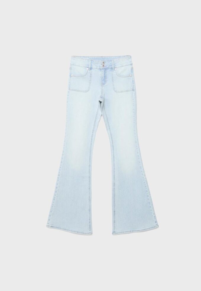 Jeans med låg midja och sömfickor