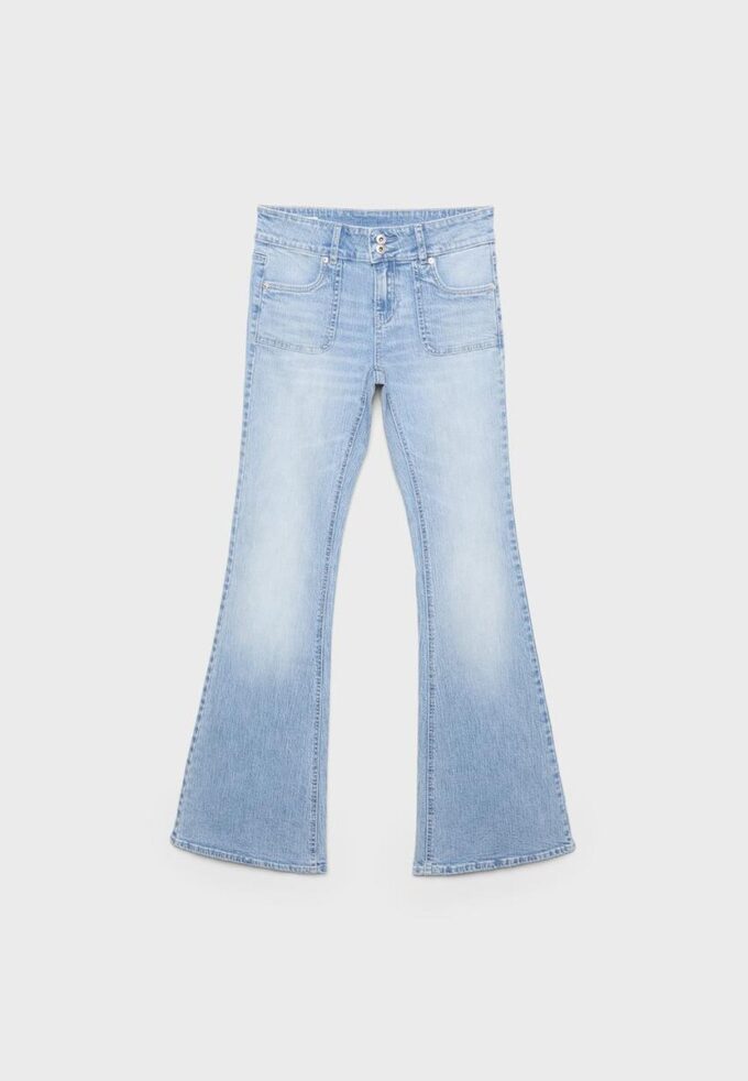 Jeans med låg midja och sömfickor