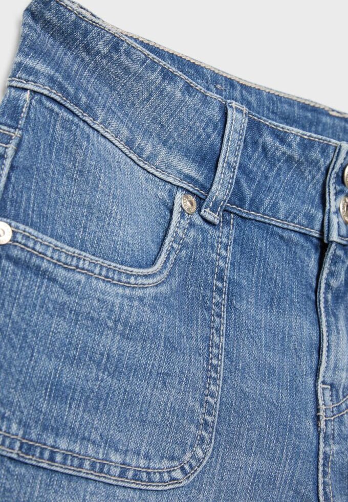 Jeans med låg midja och sömfickor Jeans med låg midja och sömfickor