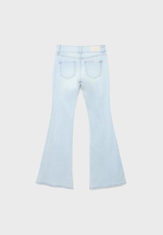 Jeans med låg midja och sömfickor