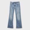Jeans med låg midja och utsvängda ben Jeans med låg midja och utsvängda ben