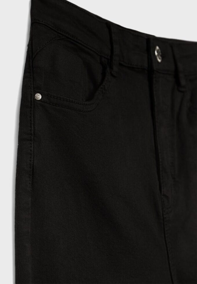 Jeans med superhög midja