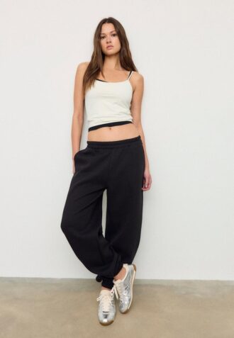 Joggingbyxor i boyfriend-modell