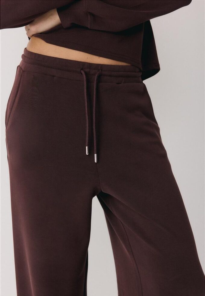 Joggingbyxor i palazzo-modell med Soft Touch-känsla Joggingbyxor i palazzo-modell med Soft Touch-känsla