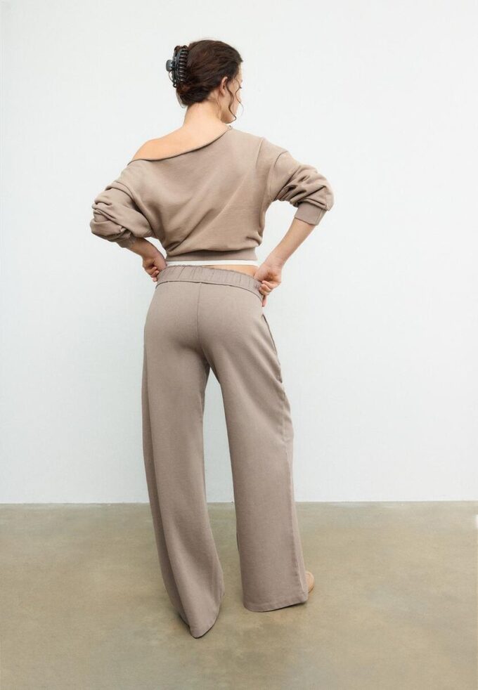 Joggingbyxor med raka ben och tvättad effekt Joggingbyxor med raka ben och tvättad effekt