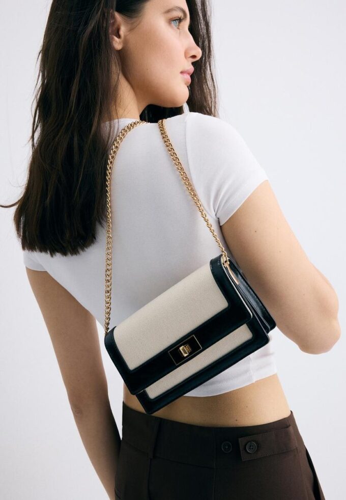Kontrastfärgad crossbody-väska i canvas