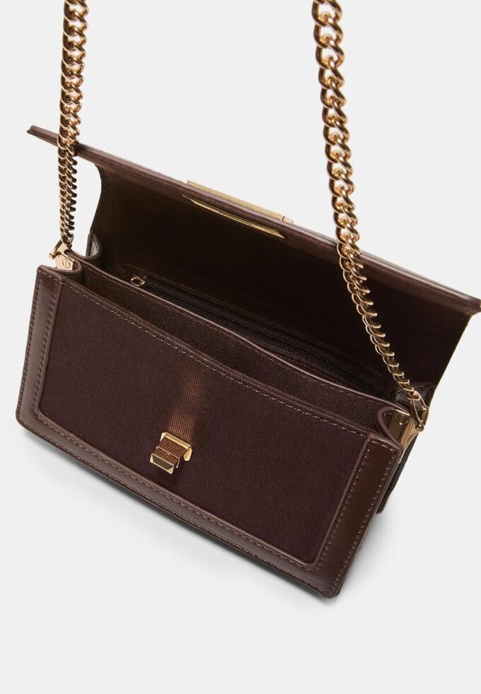 Kontrastfärgad crossbody-väska i canvas