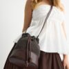 Kontrastfärgad virkad crossbody-väska