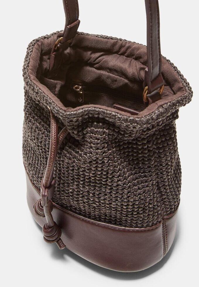 Kontrastfärgad virkad crossbody-väska