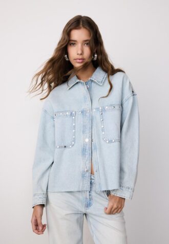 Kort denimskjorta med nitar