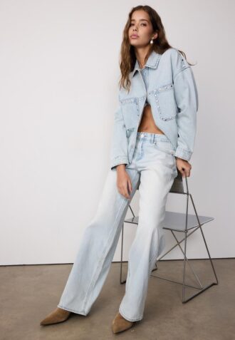 Kort denimskjorta med nitar