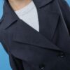 Kort dubbelknäppt trenchcoat