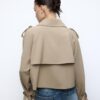 Kort, flödande trenchcoat Kort, flödande trenchcoat