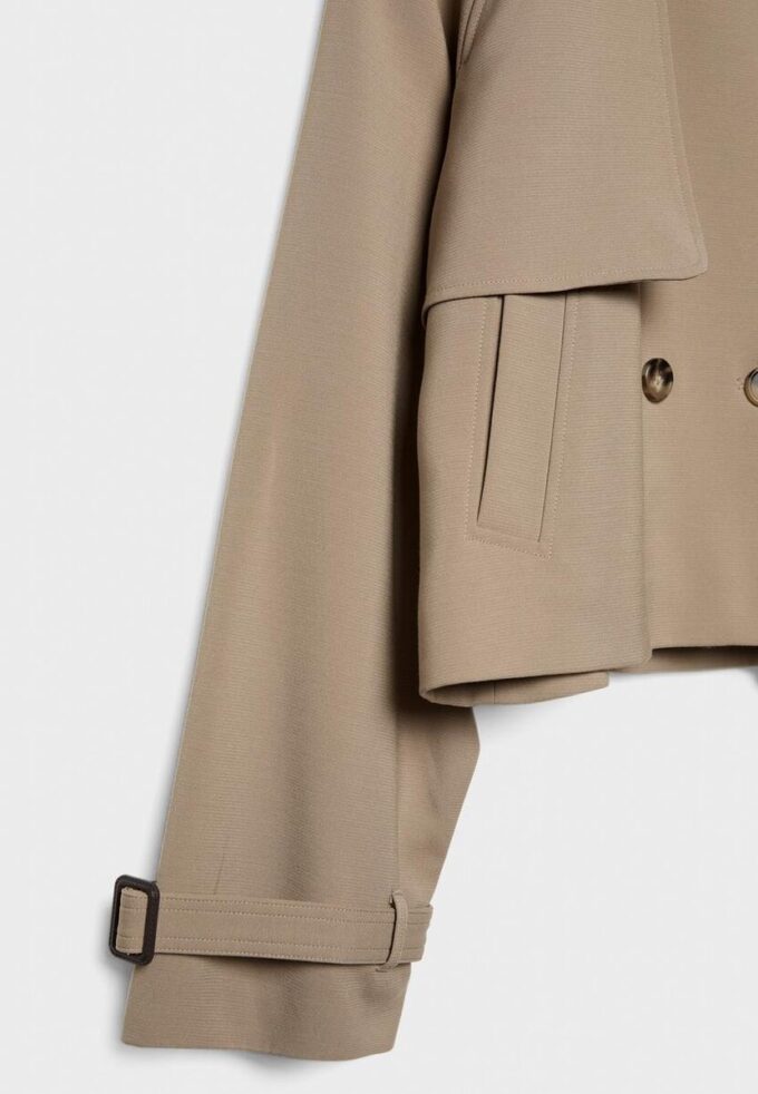 Kort, flödande trenchcoat Kort, flödande trenchcoat